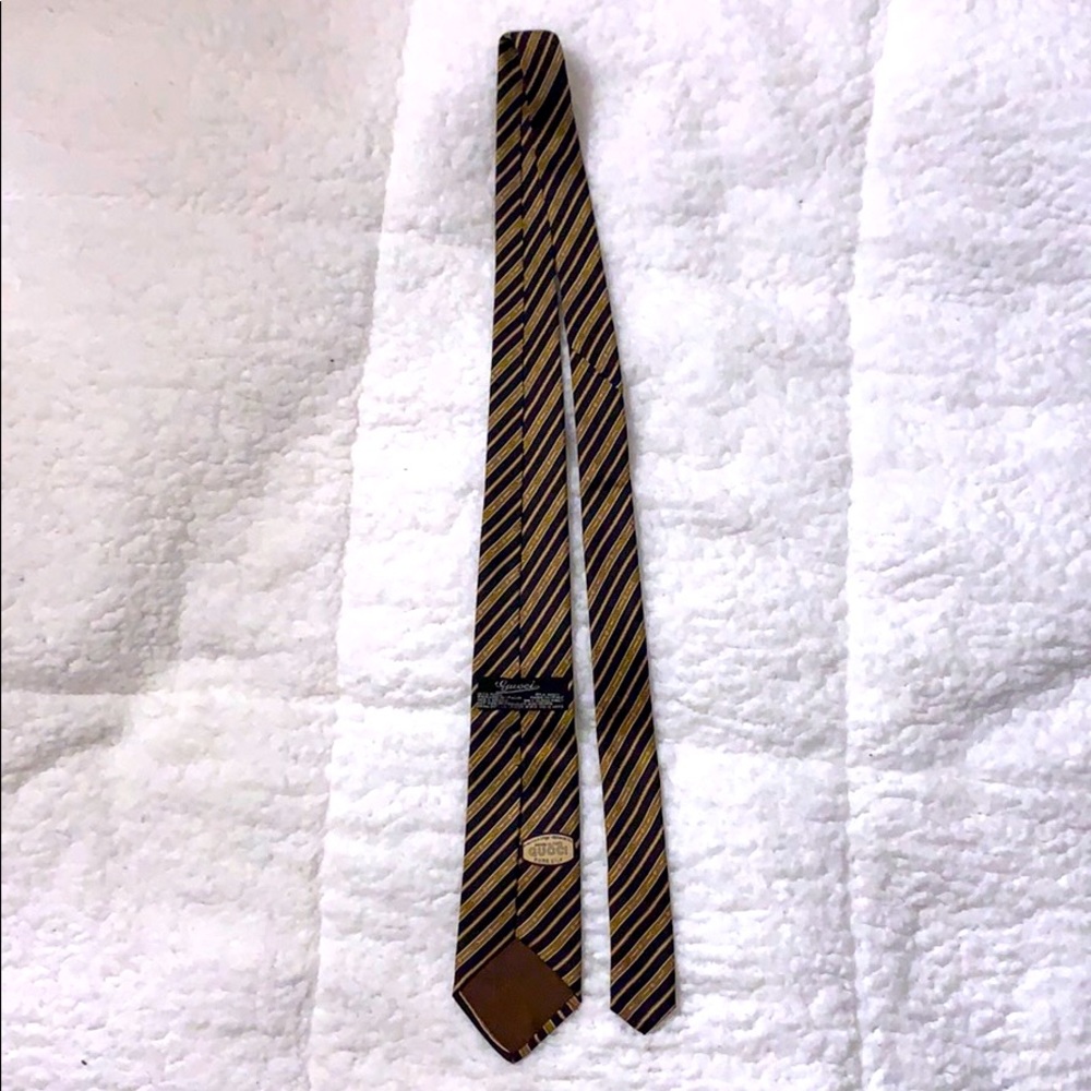 Pure silk Gucci tie. - Picture 2 of 2
